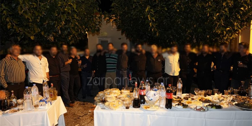 Συνέβη στην Κρήτη: Γλέντι γάμου με 1.800 άτομα, κατέληξε να γίνεται στη μέση του δρόμου -Δείτε φωτό