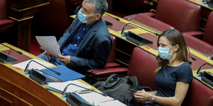 Αχτσιόγλου - Τσακαλώτος: Τα 8 ψέματα του κ. Σταϊκούρα
