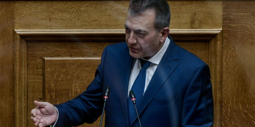 Προειδοποίηση Βρούτση για επιχειρήσεις που εκβιάζουν εργαζομένους