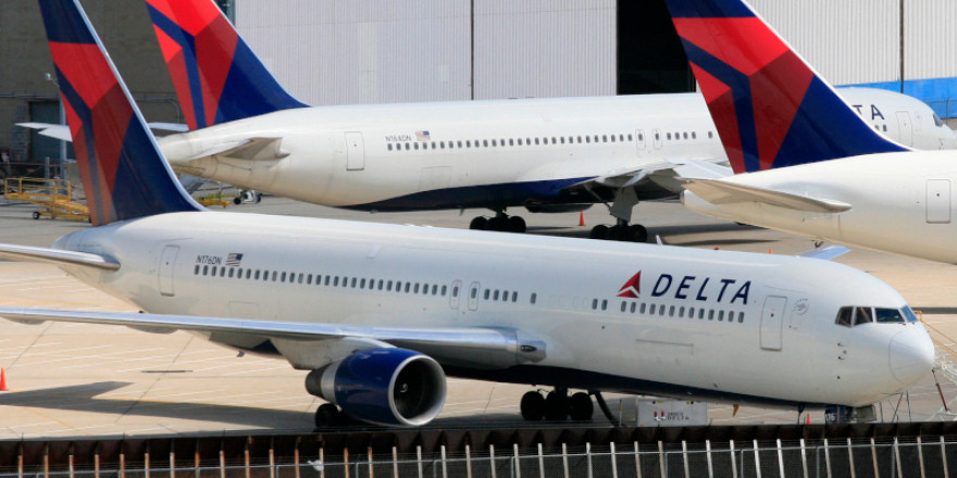Delta Air Lines: 6 δισ δολάρια σε αποζημιώσεις για ακυρώσεις ή καθυστερήσεις πτήσεων, από το 2020