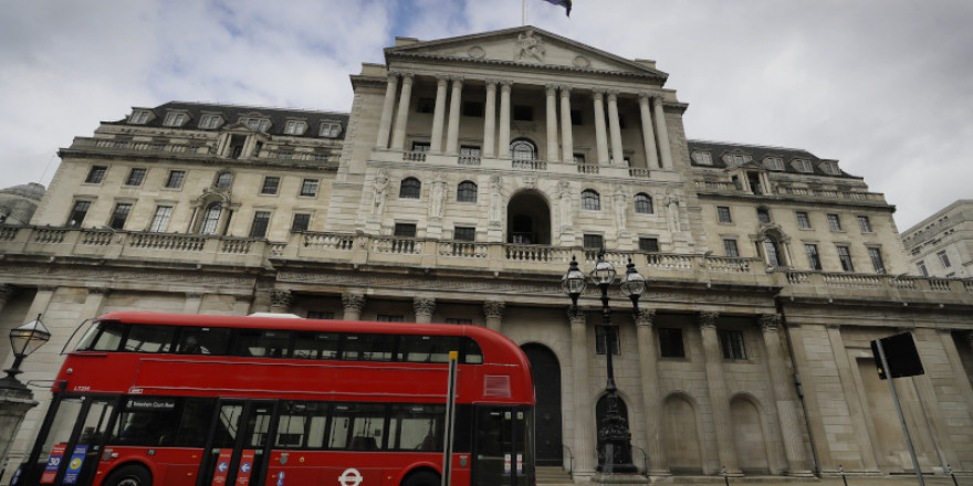 Η Τράπεζα της Αγγλίας αυξάνει τα επιτόκια στο 4%