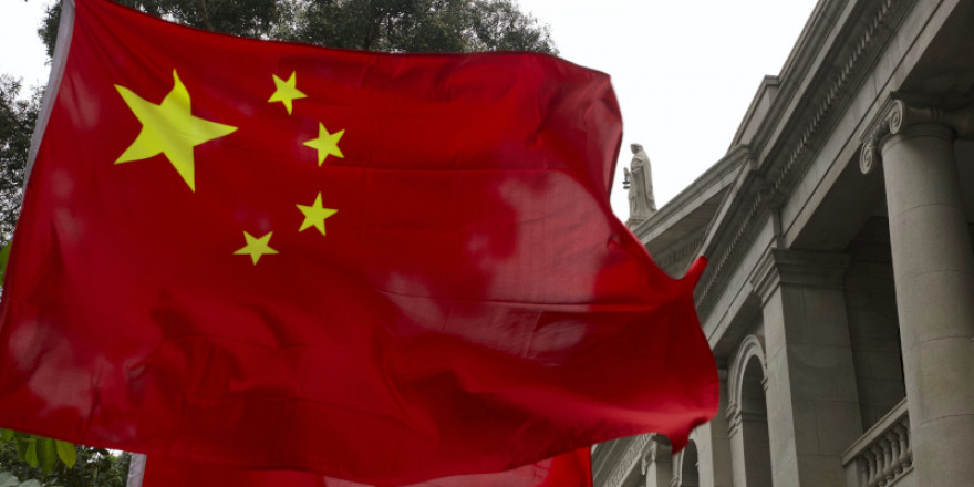 Η Κίνα υπόσχεται σε ξένους επιχειρηματίες περαιτέρω άνοιγμα της οικονομίας