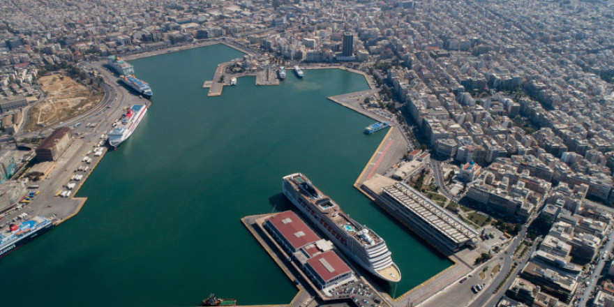 Υπογράφηκε η τροποποίηση της σύμβασης του Ελληνικού Δημόσιου και της ΟΛΠ για το λιμάνι του Πειραιά