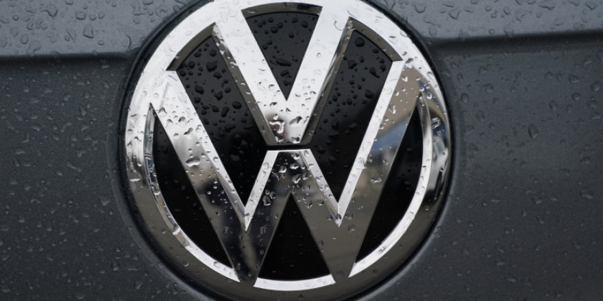 Volkswagen: Αναστέλλει τη λειτουργία των εργοστασίων της στη Ρωσία και τις εξαγωγές προς αυτή