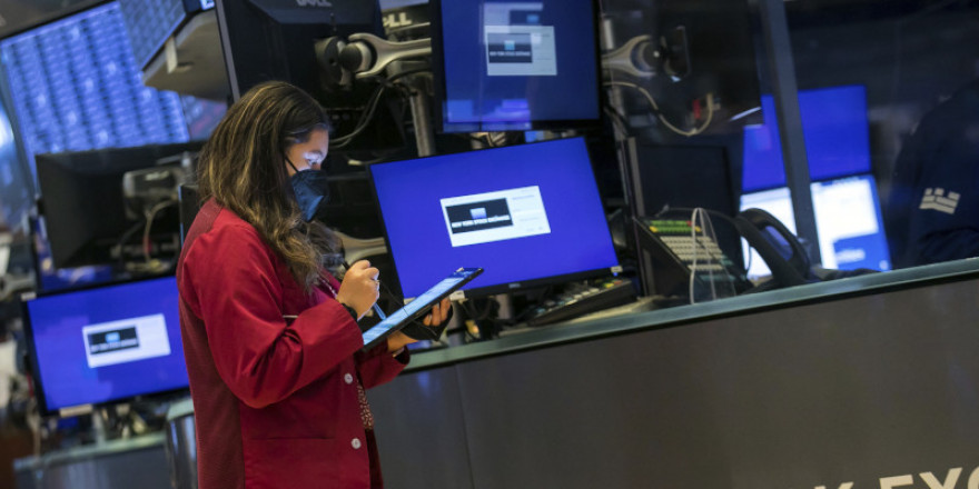 Τα futures του Dow σημειώνουν πτώση 700 μονάδων μετά τη ρωσική επίθεση