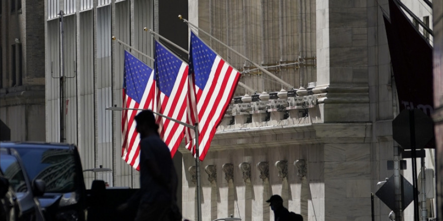 Κλειστή θα παραμείνει σήμερα η Wall Street