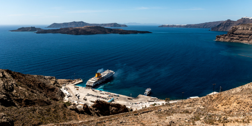 Alpha Bank: Χρηματοδοτεί την επένδυση «Santorini Day Tours» με πόρους του Ταμείου Ανάκαμψης