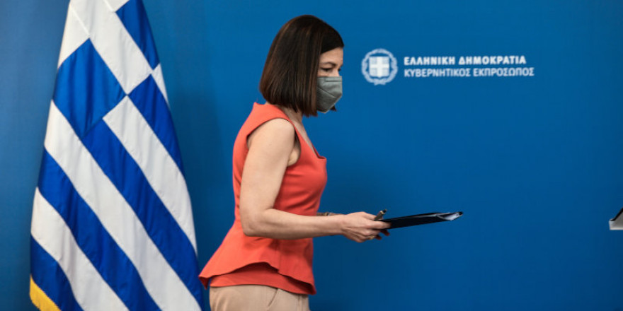 Πελώνη: Σαφές το δίλημμα -«Ή θα εμβολιαστούμε ή θα νοσήσουμε»