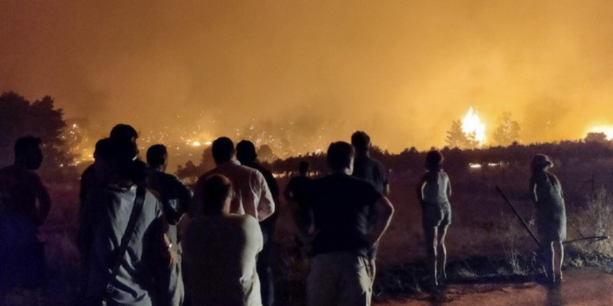 Στη Σκιάθο φιλοξενούνται 64 πυρόπληκτοι από την Εύβοια