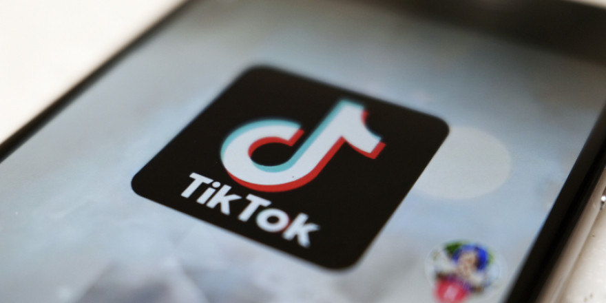 Tik Tok: Μετά την Κομισιόν και το Ευρωκοινοβούλιο απαγορεύει στο προσωπικό του τη χρήση της πλατφόρμας
