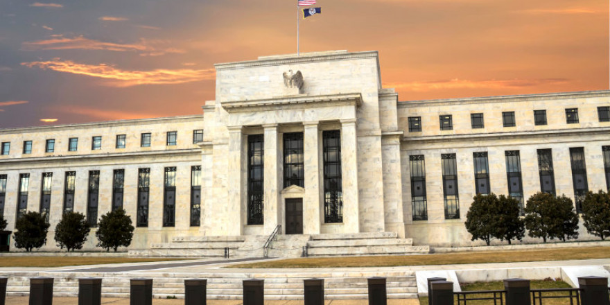 Fed: Από την Κυριακή έχει δανείσει σχεδόν 12 δισ. δολάρια σε Αμερικανικές τράπεζες 