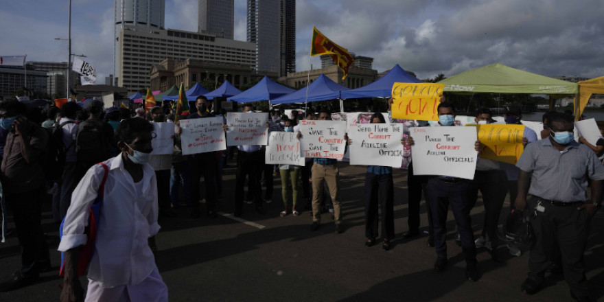 Σρι Λάνκα: Συνεχίζονται οι διαδηλώσεις για τις αυξήσεις των τιμών των καυσίμων