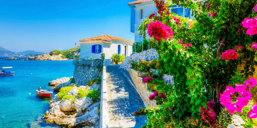 North Evia - Samos Pass: Εξαντλήθηκαν μέσα σε 4 λεπτά τα 3.300 vouchers των 150 και 300 ευρώ