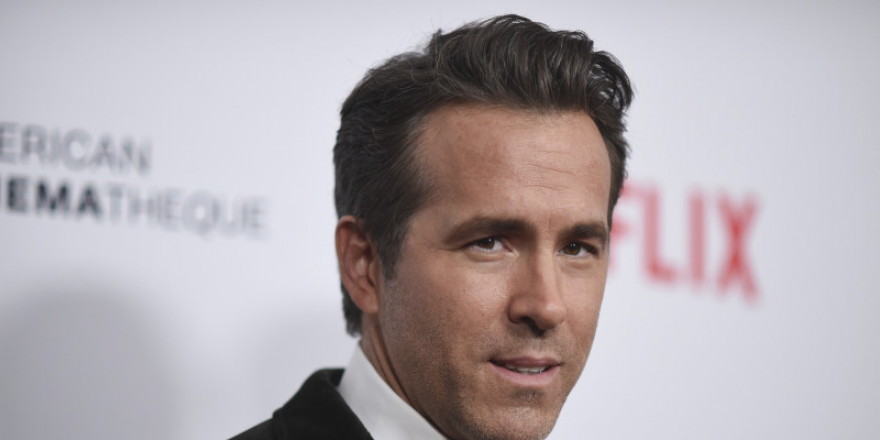 Η Τ-Μobile εξαγοράζει την Μint Mobile του Ryan Reynolds