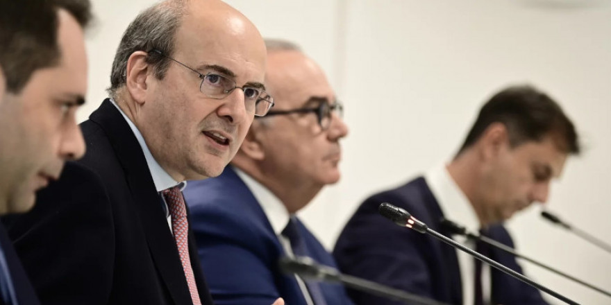 Οι νέοι μισθοί των δημοσίων υπαλλήλων μετά τις αυξήσεις: 1.476 ευρώ έξτρα το χρόνο