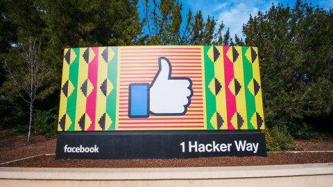 Σφίγγει ο κλοιός για τα προσωπικά δεδομένα στο Facebook