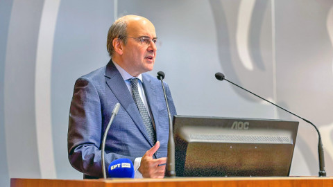 O Υπουργός Εθνικής Οικονομίας και Οικονομικών, Κ. Χατζηδάκης