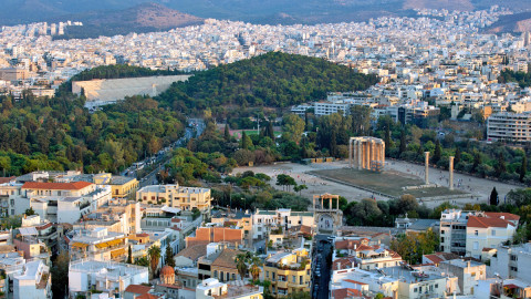 Το κέντρο της Αθήνας με φόντο το Καλλιμάρμαρο Στάδιο