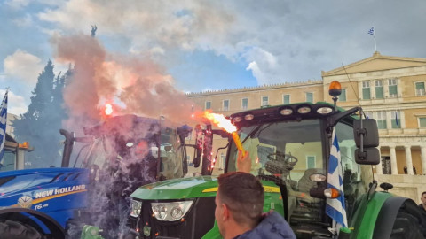 Σύνταγμα, τρακτέρ αγροτών