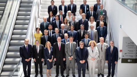 Αναμνηστική φωτογραφία μετά το πέρας της συνόδου του ΟΟΣΑ