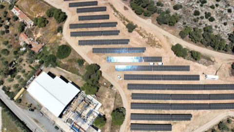 Τα φωτοβολταϊκά της HELLENiQ ENERGΥ