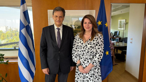 Ο κ. Σκυλακάκης με την κα Παπακώστα
