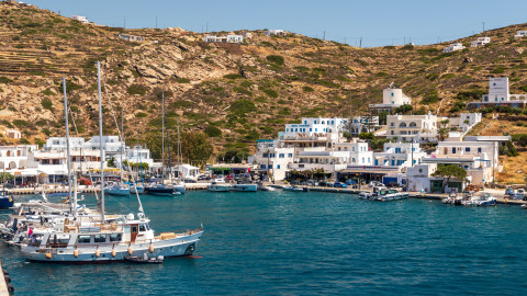 Ίος/Shutterstock