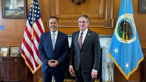 Ο Σταύρος Παπασταύρου με τον Doug Burgum