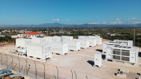 Η MORE ολοκλήρωσε την κατασκευή τριών ανεξάρτητων συστημάτων αποθήκευσης ενέργειας στην Ελλάδα