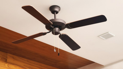 Ανεμιστήρας οροφής σε σπίτι 