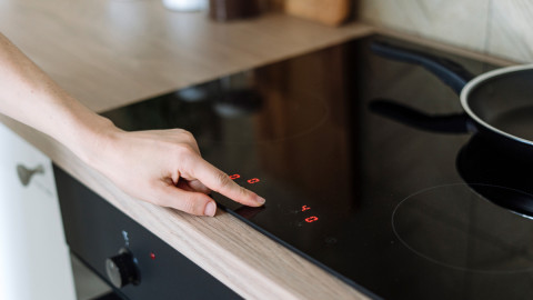 Μαγείρεμα σε κεραμική εστία 