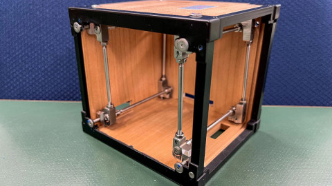 Το ξύλινο κουτί που στάλθηκε στο διάστημα 