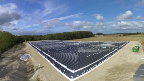 Σύστημα αποθήκευσης θερμικής ενέργειας Pit της Aalborg CSP που έχει εγκατασταθεί στο Høje Taastrup