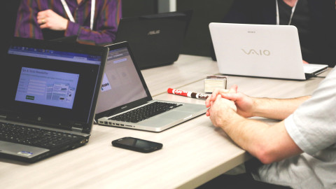 Εργασίες με υπολογιστή / Φώτο: PEXELS