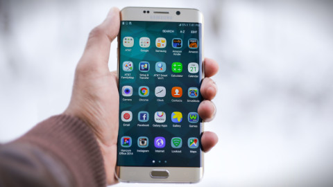 Οι κίνδυνοι του ξυπνήματος με κινητό / Φωτό: Pexels