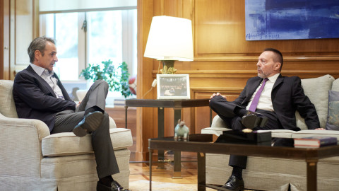 Ο Κυριάκος Μητσοτάκης με τον Γιάννη Στουρνάρα