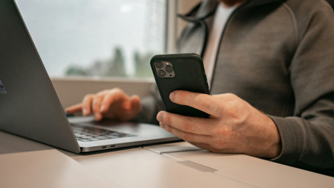 Smartphone laptop