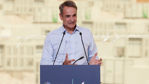 Ο Κυριάκος Μητσοτάκης στα εγκαίνια της αυτόνομης μονάδας αποθήκευσης ενέργειας της Metlen Energy & Metals και του ομίλου Καράτζη