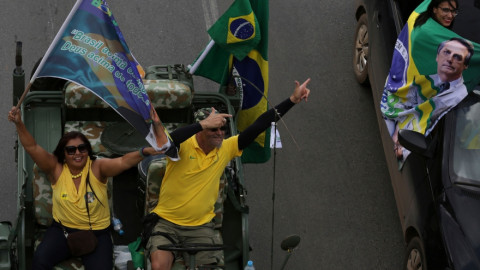 Μειώθηκε το προβάδισμα του Μπολσονάρου στη Βραζιλία
