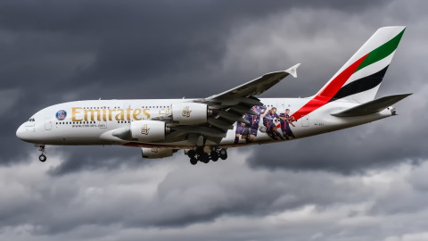 Αγωγή κατά της Emirates για ένα μπουκάλι νερό