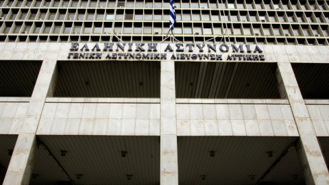 Προσαγωγή και ανάκριση υπόπτων για απειλές σε βουλευτές