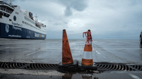 Δεμένα πλοία στα λιμάνια λόγω της Υπατίας