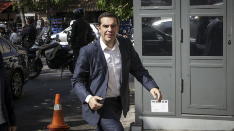 Suddeutsche Zeitung: H EE εγκρίνει τον προϋπολογισμό του Τσίπρα