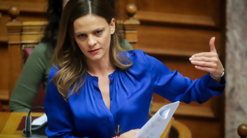 Τροπολογία για εισφορές έμμισθων δικηγόρων, μηχανικών και γιατρών