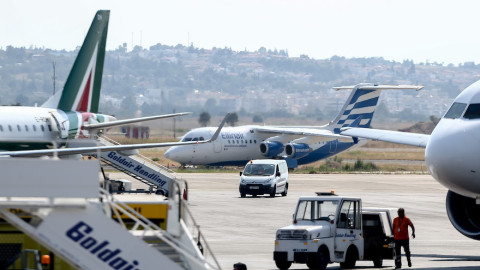 ΣΔΙΤ στα αεροδρόμια αλλά με όρια, λέει ο Χρ. Σπίρτζης