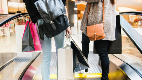 «Black Friday» και υποψίες για «φούσκωμα» τιμών