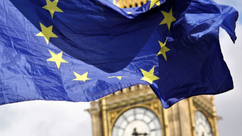 Η ΕΕ καλεί τη Βρετανία να καταθέσει νέες προτάσεις