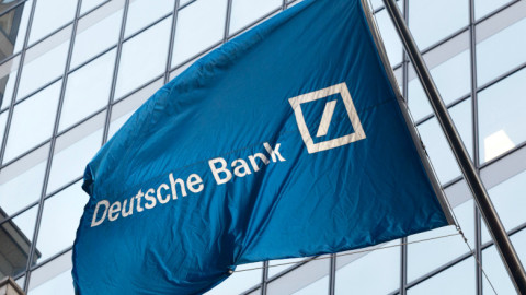 Ακόμα και η Deutsche Bank γυρνάει την πλάτη στον Τραμπ