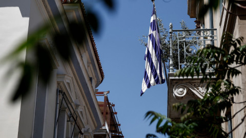 Politico: «Το μισό θαύμα της Ελλάδας»