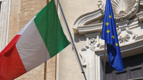 S&P: Στην βαθμίδα ΒΒΒ η Ιταλία με αρνητικό outlook